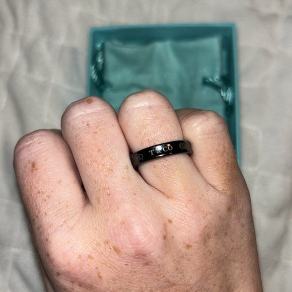 TIFFANY & CO 1837 RING IN BLACK - NARROW SIZE 5.5 - Picture 4 of 6
